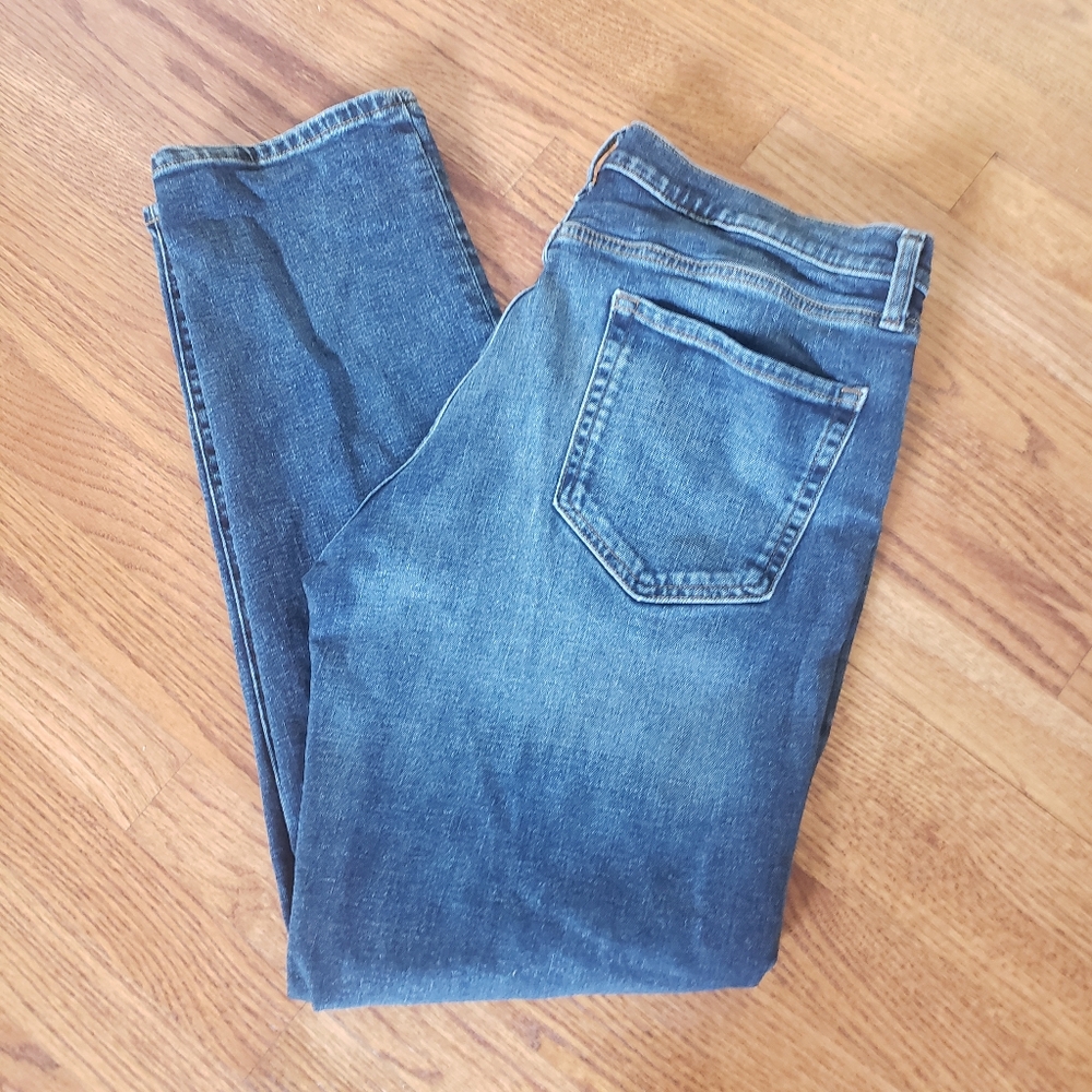 Amazon Essentials Straight Leg Denim Jeans
